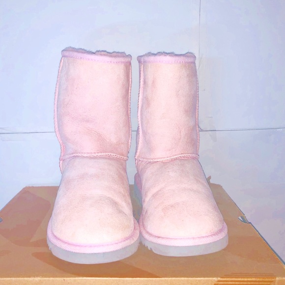 UGG Shoes - UGG BOOTS WOMENS SUZE 5